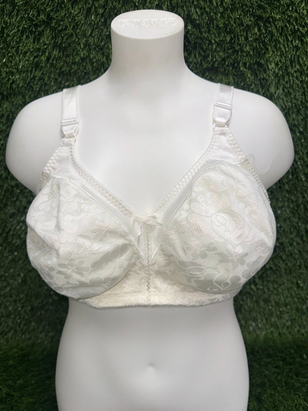 BALI DOUBLE SUPPORT LACE SPA CLOSURE WIRELESS BRA SZ 42D